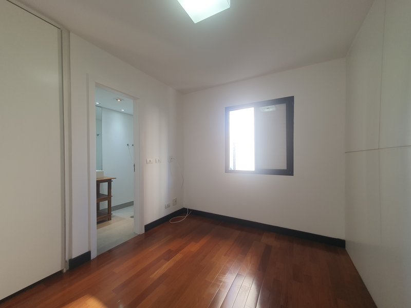 Apartamento 94m² na Vila Olímpia 2 suítes 2 vagas Rua Helena São Paulo - 