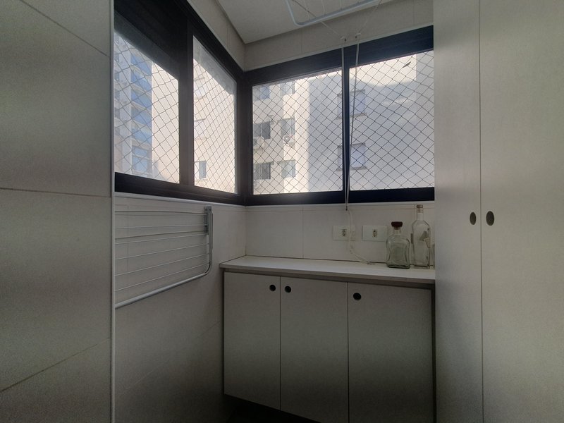 Apartamento 94m² na Vila Olímpia 2 suítes 2 vagas Rua Helena São Paulo - 