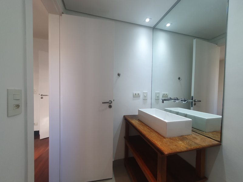 Apartamento 94m² na Vila Olímpia 2 suítes 2 vagas Rua Helena São Paulo - 