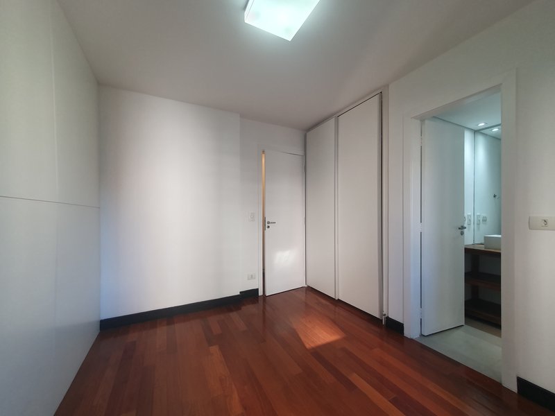 Apartamento 94m² na Vila Olímpia 2 suítes 2 vagas Rua Helena São Paulo - 