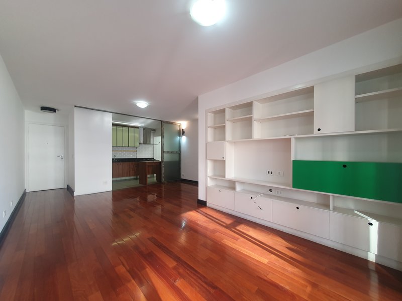 Apartamento 94m² na Vila Olímpia 2 suítes 2 vagas Rua Helena São Paulo - 