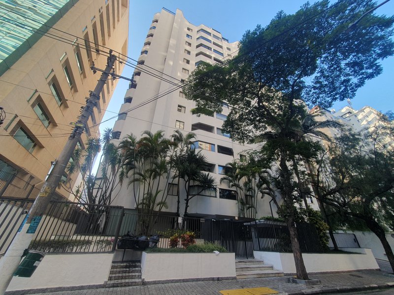 Apartamento 94m² na Vila Olímpia 2 suítes 2 vagas Rua Helena São Paulo - 
