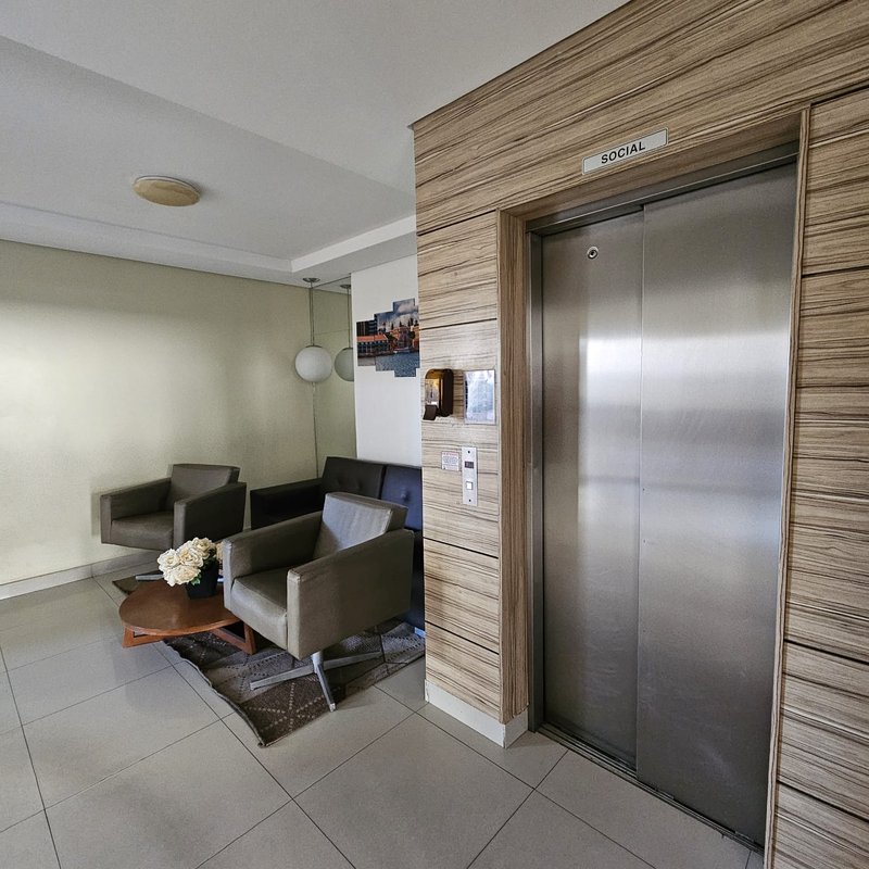 Apartamento à venda com 3 quartos sendo uma suíte, 75m² área útil por R$ 520.000,00 Rua Barão de Santo Ângelo Recife - 