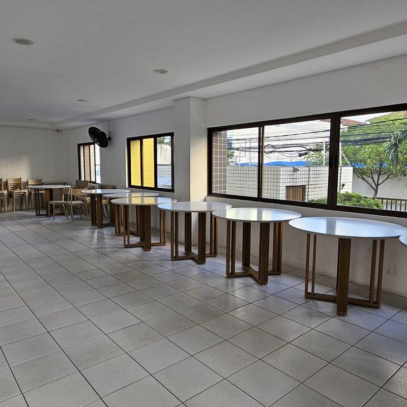 Apartamento à venda com 3 quartos sendo uma suíte, 75m² área útil por R$ 520.000,00 Rua Barão de Santo Ângelo Recife - 