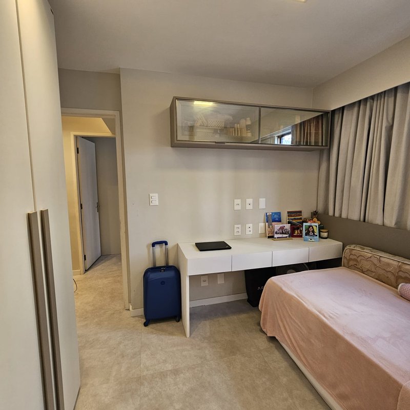 Apartamento à venda com 3 quartos sendo uma suíte, 75m² área útil por R$ 520.000,00 Rua Barão de Santo Ângelo Recife - 