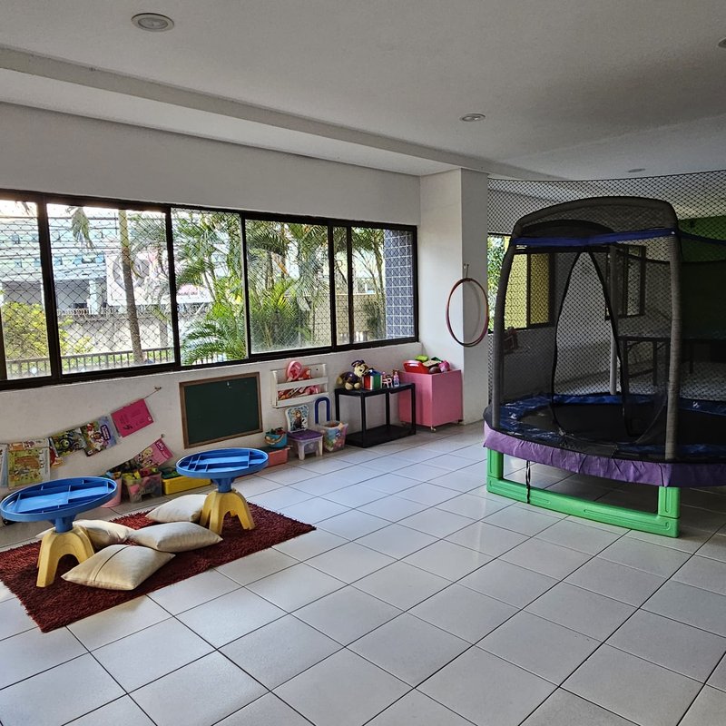 Apartamento à venda com 3 quartos sendo uma suíte, 75m² área útil por R$ 520.000,00 Rua Barão de Santo Ângelo Recife - 