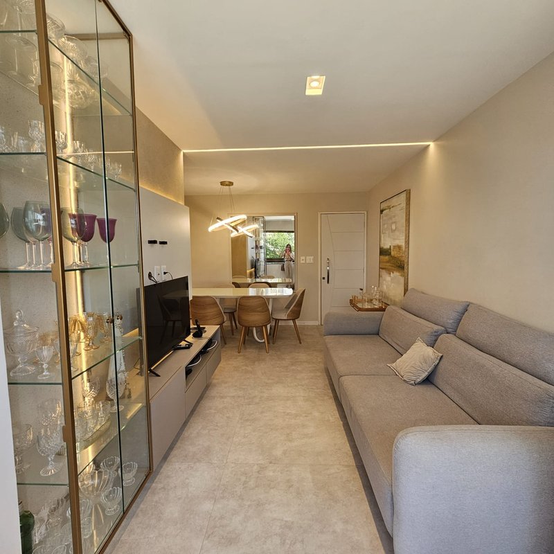 Apartamento à venda com 3 quartos sendo uma suíte, 75m² área útil por R$ 520.000,00 Rua Barão de Santo Ângelo Recife - 