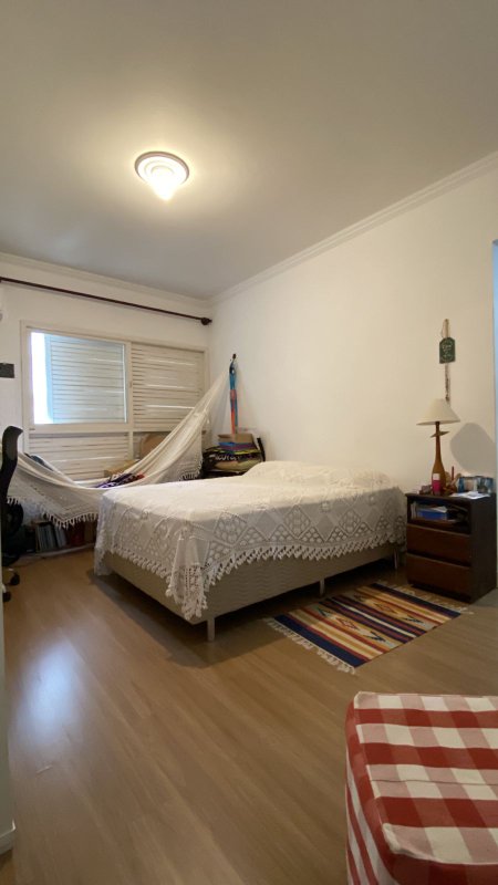 APARTAMENTO QUATRO QUARTOS SUÍTE LAVABO DEPENDÊNCIA 2 GARAGENS À VENDA NA BARRA! Rua Florianópolis Salvador - 