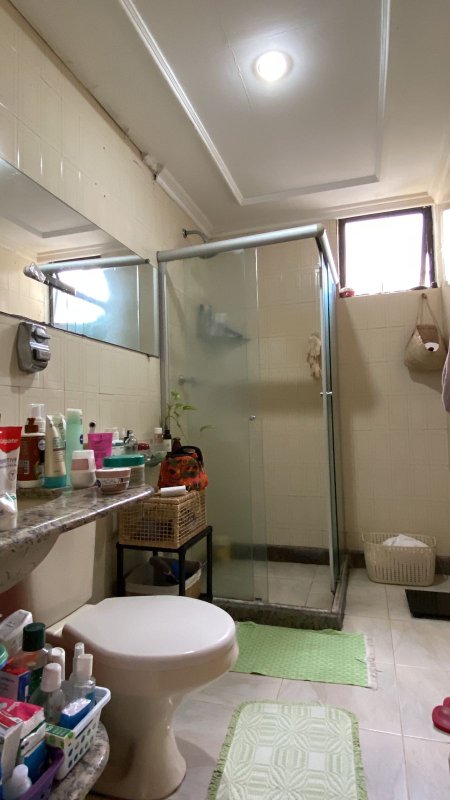 APARTAMENTO QUATRO QUARTOS SUÍTE LAVABO DEPENDÊNCIA 2 GARAGENS À VENDA NA BARRA! Rua Florianópolis Salvador - 