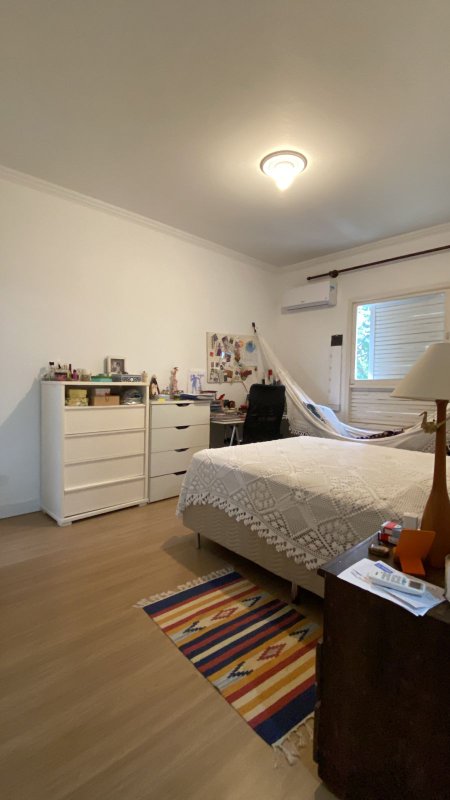 APARTAMENTO QUATRO QUARTOS SUÍTE LAVABO DEPENDÊNCIA 2 GARAGENS À VENDA NA BARRA! Rua Florianópolis Salvador - 
