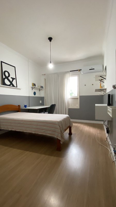 APARTAMENTO QUATRO QUARTOS SUÍTE LAVABO DEPENDÊNCIA 2 GARAGENS À VENDA NA BARRA! Rua Florianópolis Salvador - 