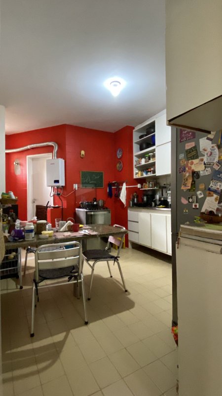 APARTAMENTO QUATRO QUARTOS SUÍTE LAVABO DEPENDÊNCIA 2 GARAGENS À VENDA NA BARRA! Rua Florianópolis Salvador - 