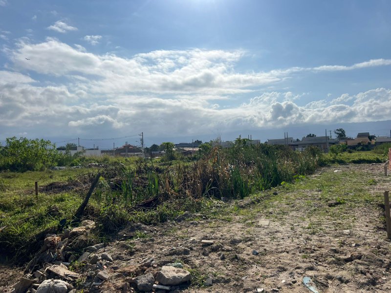 Terreno Escriturado no Golfinho – 150 m² com Potencial de Construção  Caraguatatuba - 
