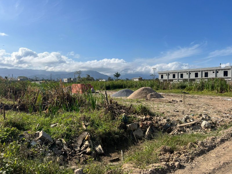 Terreno Escriturado no Golfinho – 150 m² com Potencial de Construção  Caraguatatuba - 