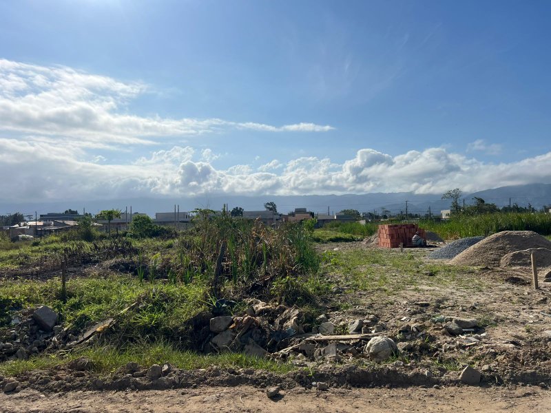 Terreno Escriturado no Golfinho – 150 m² com Potencial de Construção  Caraguatatuba - 