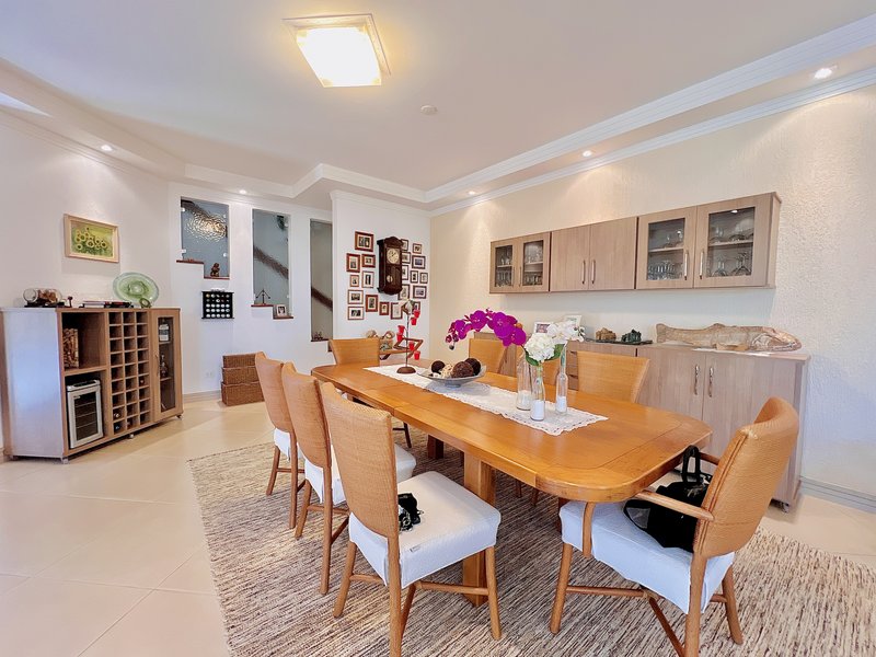 🏡 Exclusividade e Sofisticação ao Lado do Campo de Golfe  Araçoiaba da Serra - 