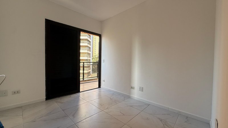 ALUGA-SE APARTAMENTO 160M2 – 3 VAGAS – ÓTIMA LOCALIZAÇÃO Rua Caiubi São Paulo - 