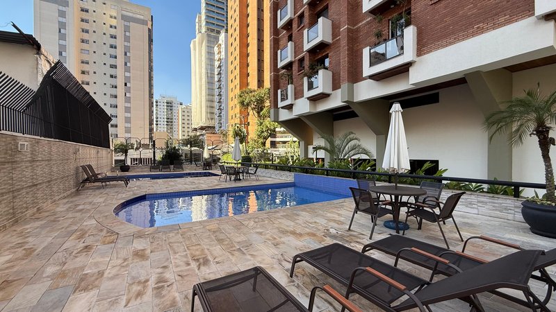 ALUGA-SE APARTAMENTO 160M2 – 3 VAGAS – ÓTIMA LOCALIZAÇÃO Rua Caiubi São Paulo - 