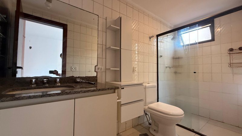 ALUGA-SE APARTAMENTO 160M2 – 3 VAGAS – ÓTIMA LOCALIZAÇÃO Rua Caiubi São Paulo - 