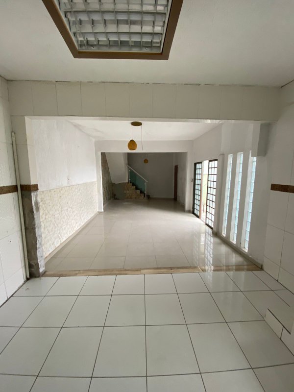 Casa 3 Pavimentos, 3 dormitórios e churrasqueira - Vila Natal  Mogi das Cruzes - 