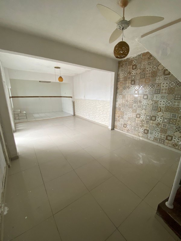 Casa 3 Pavimentos, 3 dormitórios e churrasqueira - Vila Natal  Mogi das Cruzes - 