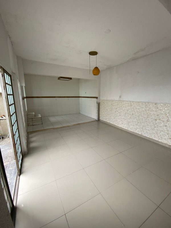 Casa 3 Pavimentos, 3 dormitórios e churrasqueira - Vila Natal  Mogi das Cruzes - 