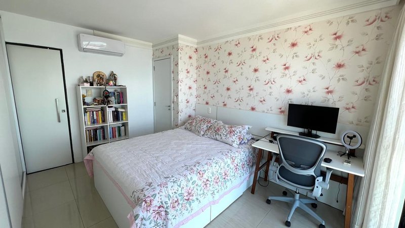 Apartamento à venda com 3 quartos sendo uma suíte, 88m² área útil por R$ 910.000,00 Rua Faustino Porto Recife - 