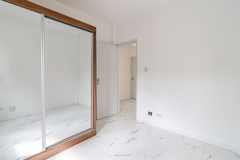 Apartamento 51m² em Pinheiros 2 dorms 1 vaga Praça Benedito Calixto São Paulo - 