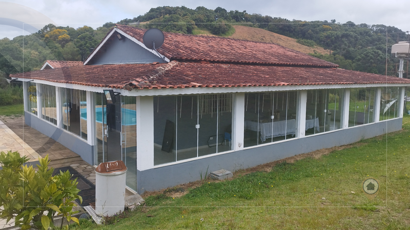 CHÁCARA À VENDA | 10.000 m² | ÁREA COM PISCINA, CHURRASQUEIRA E POMAR | FÁCIL ACESSO!  MUNHOZ - 