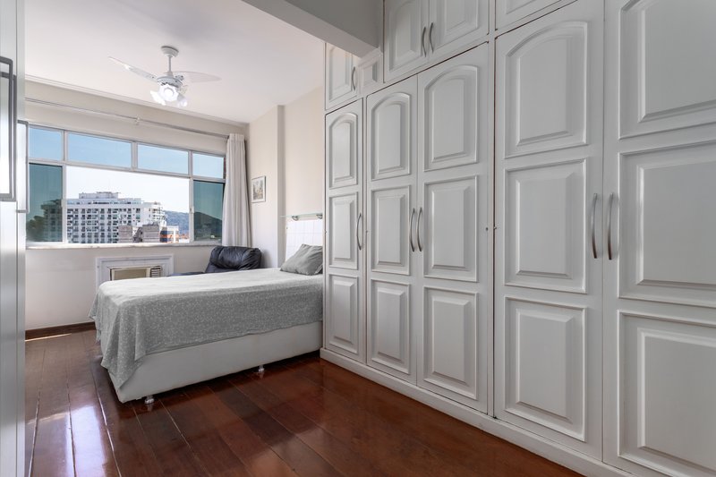 Em uma das melhores ruas do bairro, a 5 minutos do metrô, este apartamento é um achado! Rua Antônio Basílio Rio de Janeiro - 