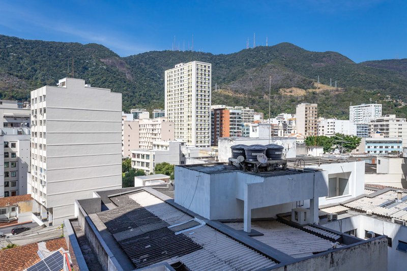 Em uma das melhores ruas do bairro, a 5 minutos do metrô, este apartamento é um achado! Rua Antônio Basílio Rio de Janeiro - 