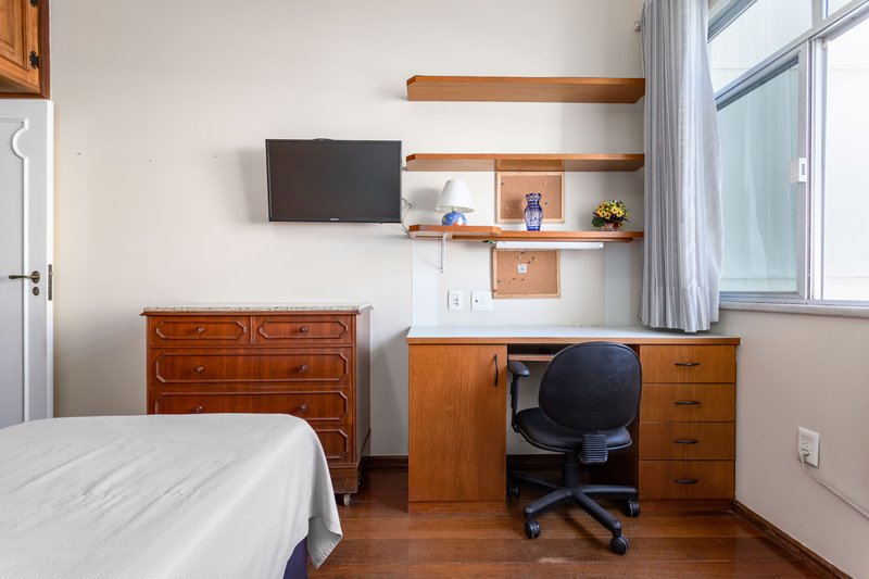 Em uma das melhores ruas do bairro, a 5 minutos do metrô, este apartamento é um achado! Rua Antônio Basílio Rio de Janeiro - 