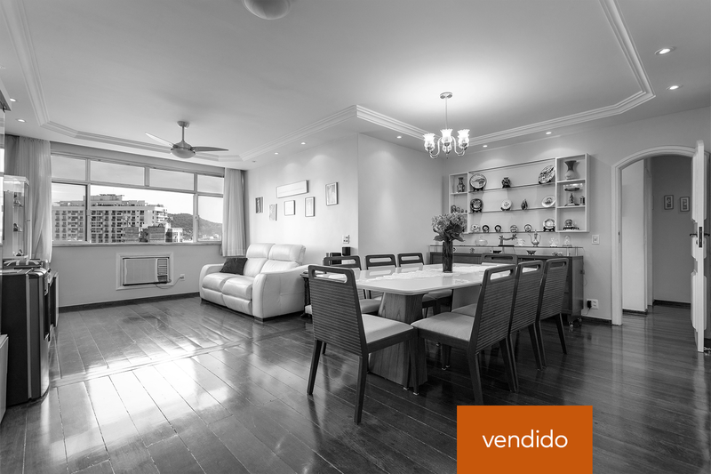 Em uma das melhores ruas do bairro, a 5 minutos do metrô, este apartamento é um achado! Rua Antônio Basílio Rio de Janeiro - 