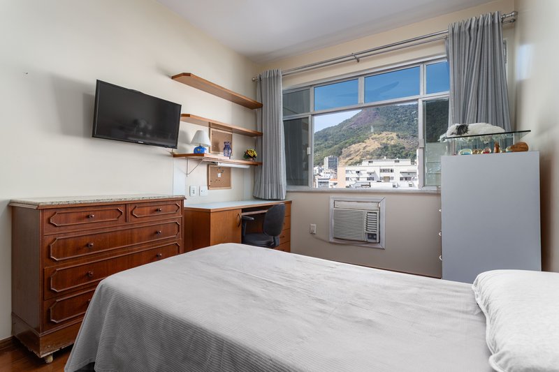 Em uma das melhores ruas do bairro, a 5 minutos do metrô, este apartamento é um achado! Rua Antônio Basílio Rio de Janeiro - 