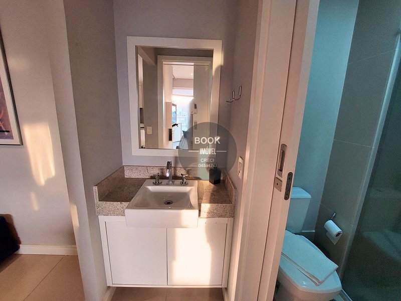 Apartamento Mobiliado com Vista Mar Livre!   Av. Mal. Floriano Peixoto Santos - 