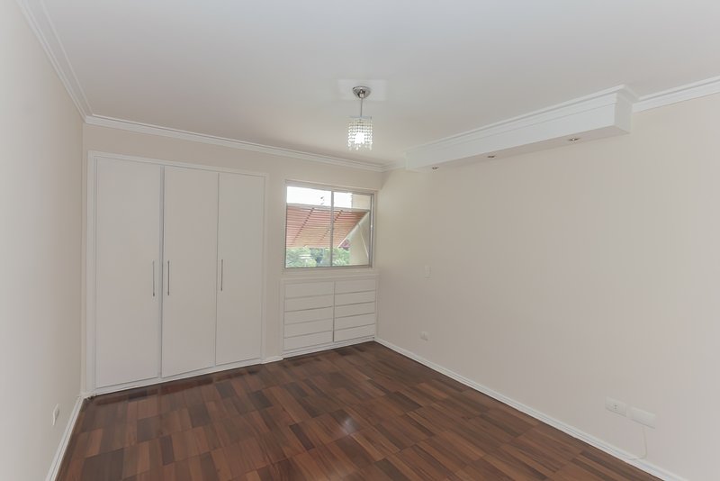 VENDO LINDO APARTAMENTO REFORMADO - 90M2 - 2 QUARTOS Rua Luís Dias São Paulo - 