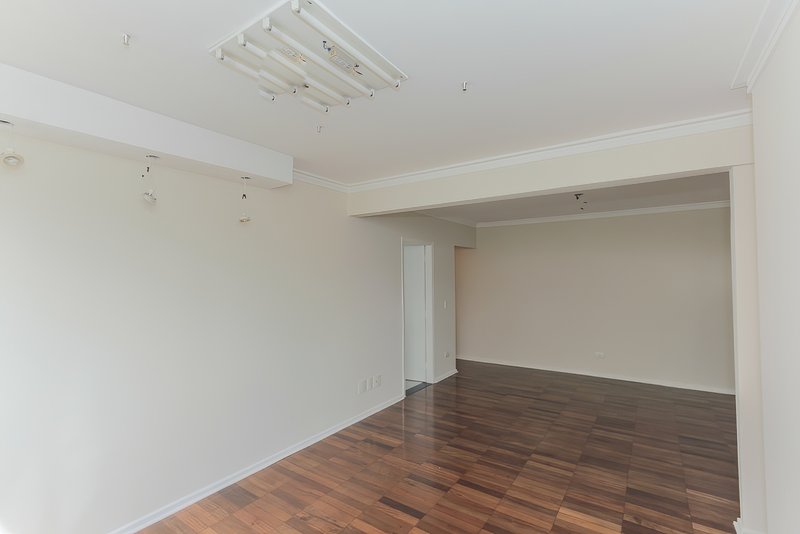 VENDO LINDO APARTAMENTO REFORMADO - 90M2 - 2 QUARTOS Rua Luís Dias São Paulo - 