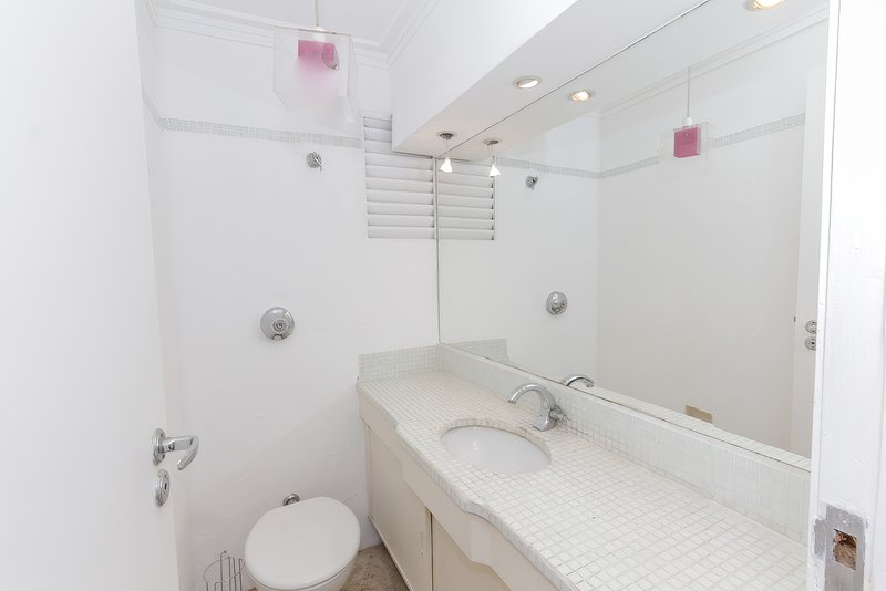 VENDO LINDO APARTAMENTO REFORMADO - 90M2 - 2 QUARTOS Rua Luís Dias São Paulo - 