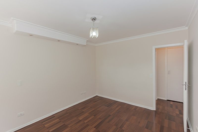 VENDO LINDO APARTAMENTO REFORMADO - 90M2 - 2 QUARTOS Rua Luís Dias São Paulo - 