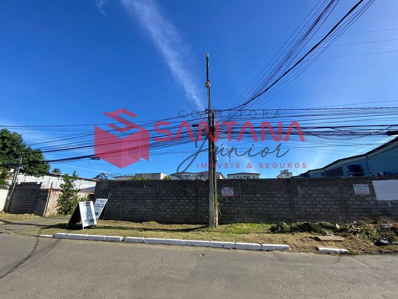 Terreno 2.640 m² – Frente de Rua – Comercial ou Residencial Rua Itagibá Lauro de Freitas - 