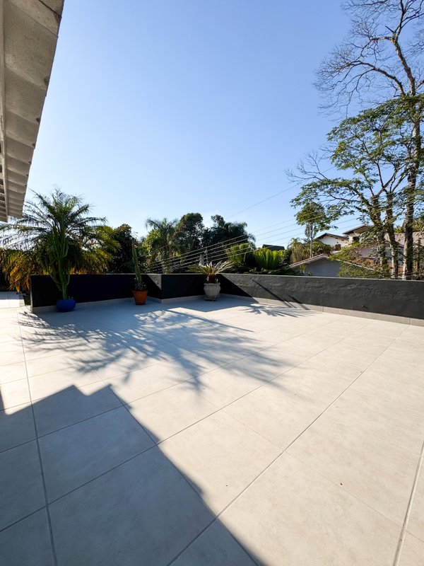 Casa Térrea ampla Rodovia Alberto Hinoto Arujá - 