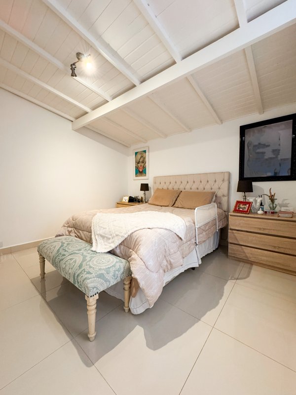 Casa Térrea ampla Rodovia Alberto Hinoto Arujá - 