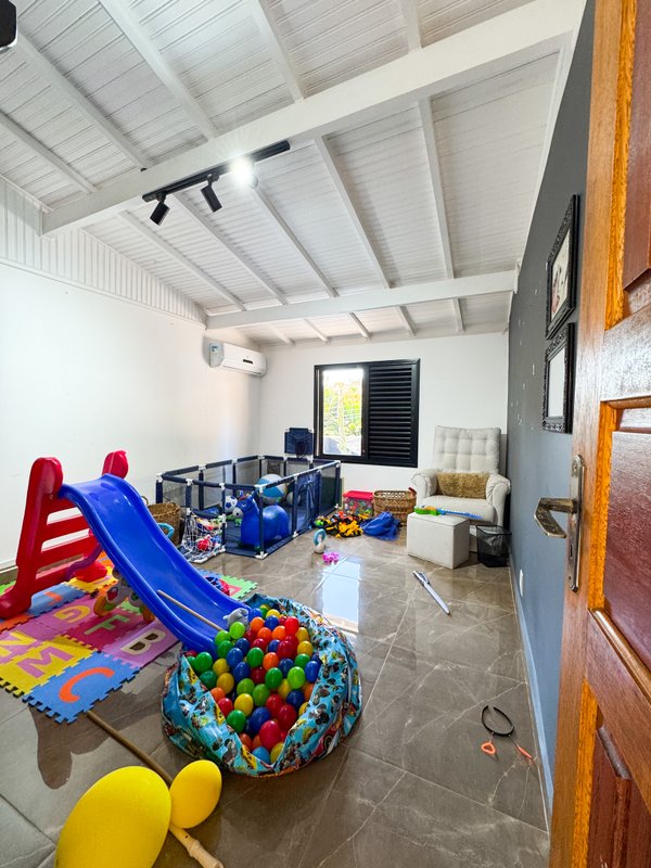 Casa Térrea ampla Rodovia Alberto Hinoto Arujá - 