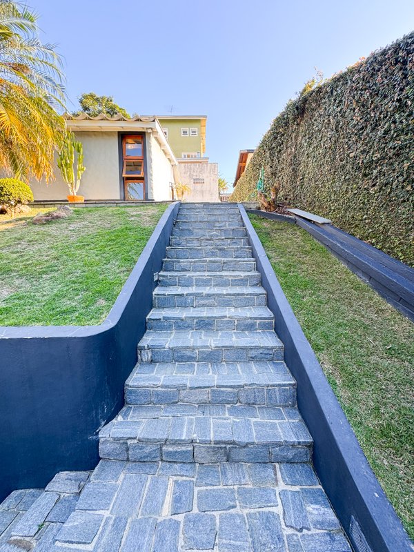 Casa Térrea ampla Rodovia Alberto Hinoto Arujá - 