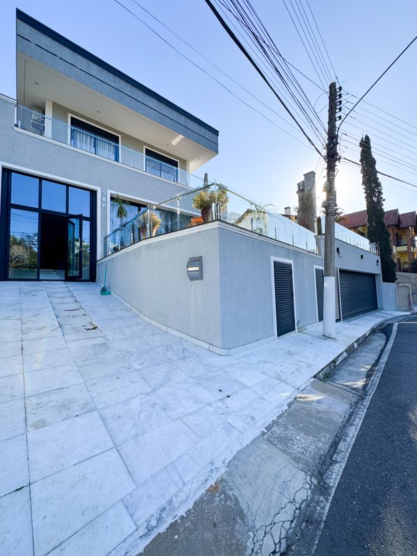 Uma Casa e um estilo de vida Rodovia Alberto Hinoto Arujá - 