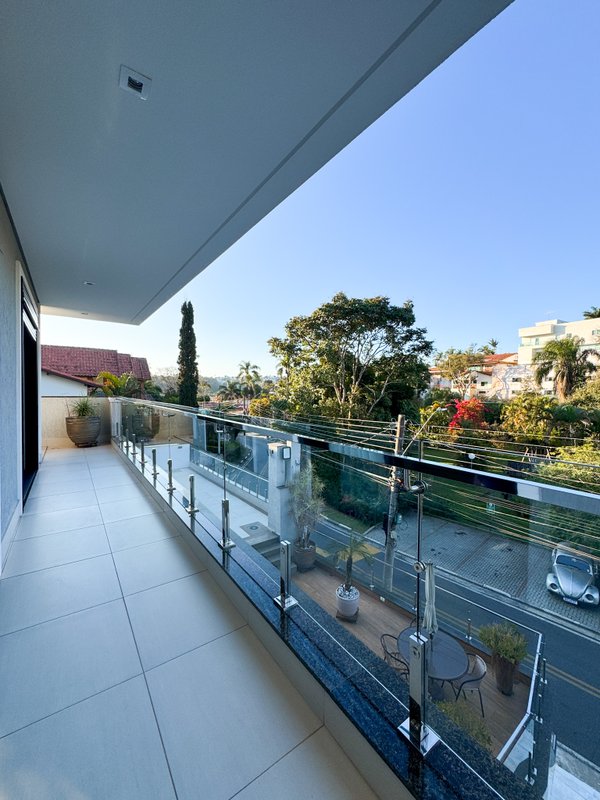 Uma Casa e um estilo de vida Rodovia Alberto Hinoto Arujá - 