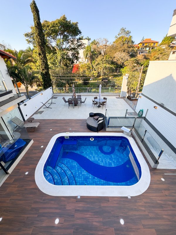 Uma Casa e um estilo de vida Rodovia Alberto Hinoto Arujá - 
