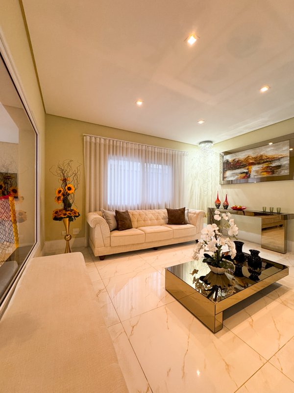 Uma Casa e um estilo de vida Rodovia Alberto Hinoto Arujá - 