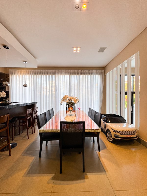 Uma Casa e um estilo de vida Rodovia Alberto Hinoto Arujá - 