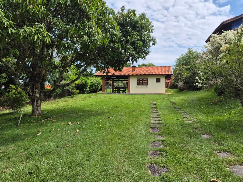 “OPORTUNIDADE”, VENDO, CHACARA COM CASA TODA MOBILIADA NO CONDOMÍNIO VITASSAY EM BOITUVA Alameda dos Hibiscos Boituva - 